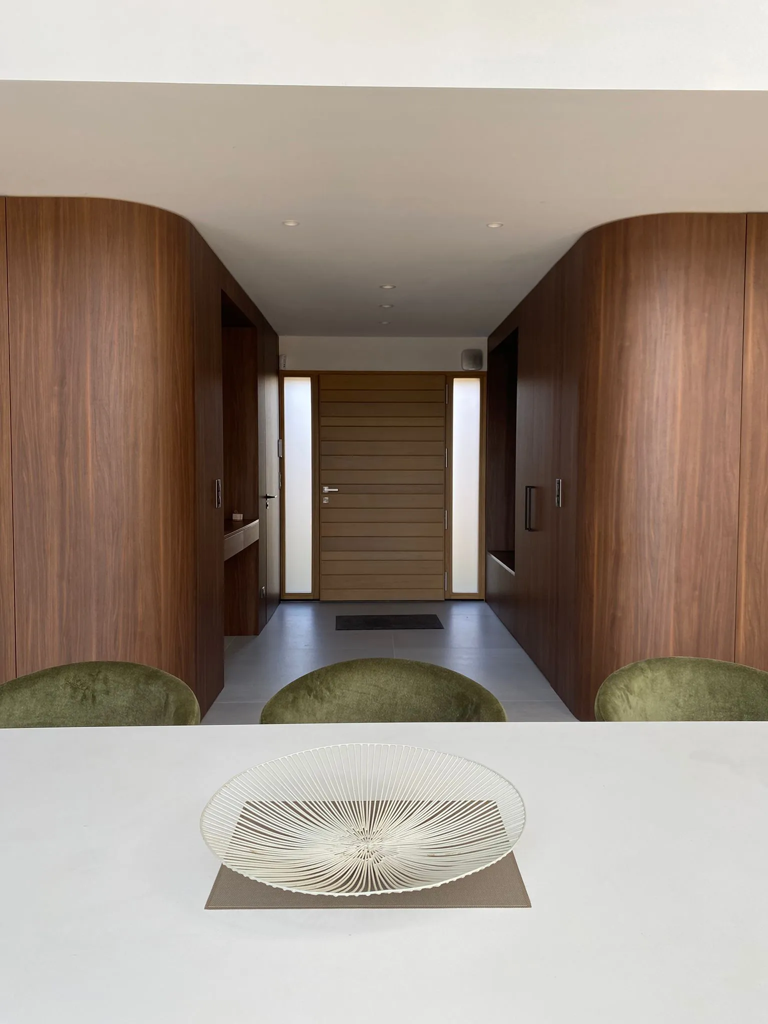 Entree habillage noyer cintre — Maison neuve, les Weppes, Les Weppes