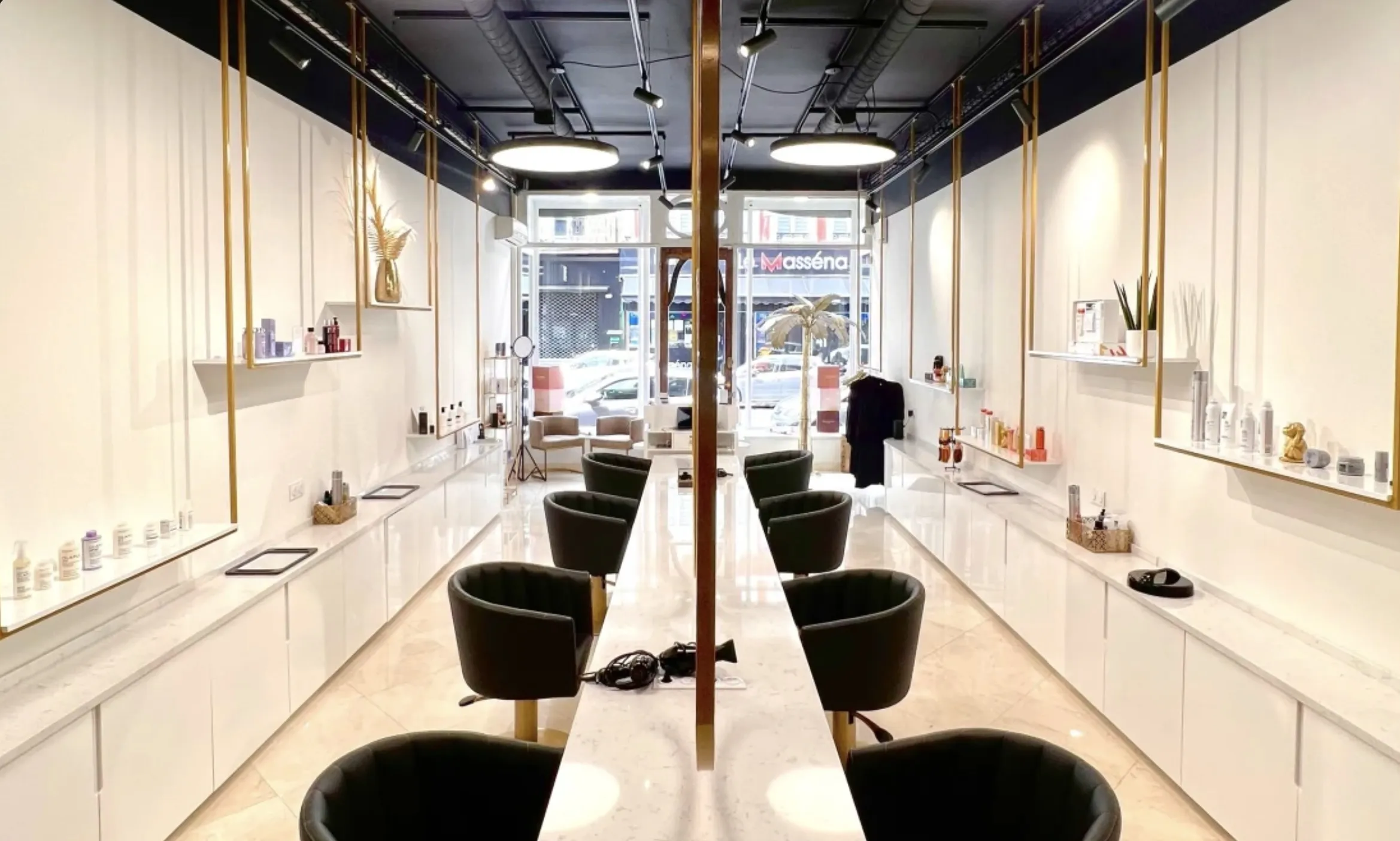 Zone de coiffage miroirs laiton — Salon de coiffure, Lille centre, Lille centre
