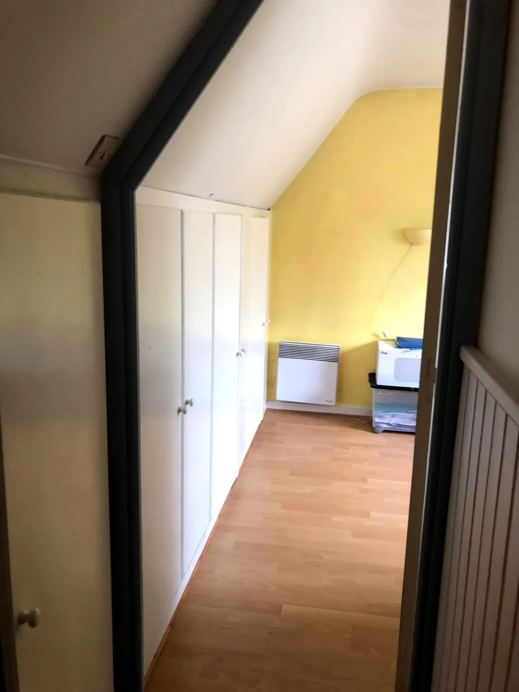Avant travaux : Couloir placards — Aile de maison, Croix, Croix
