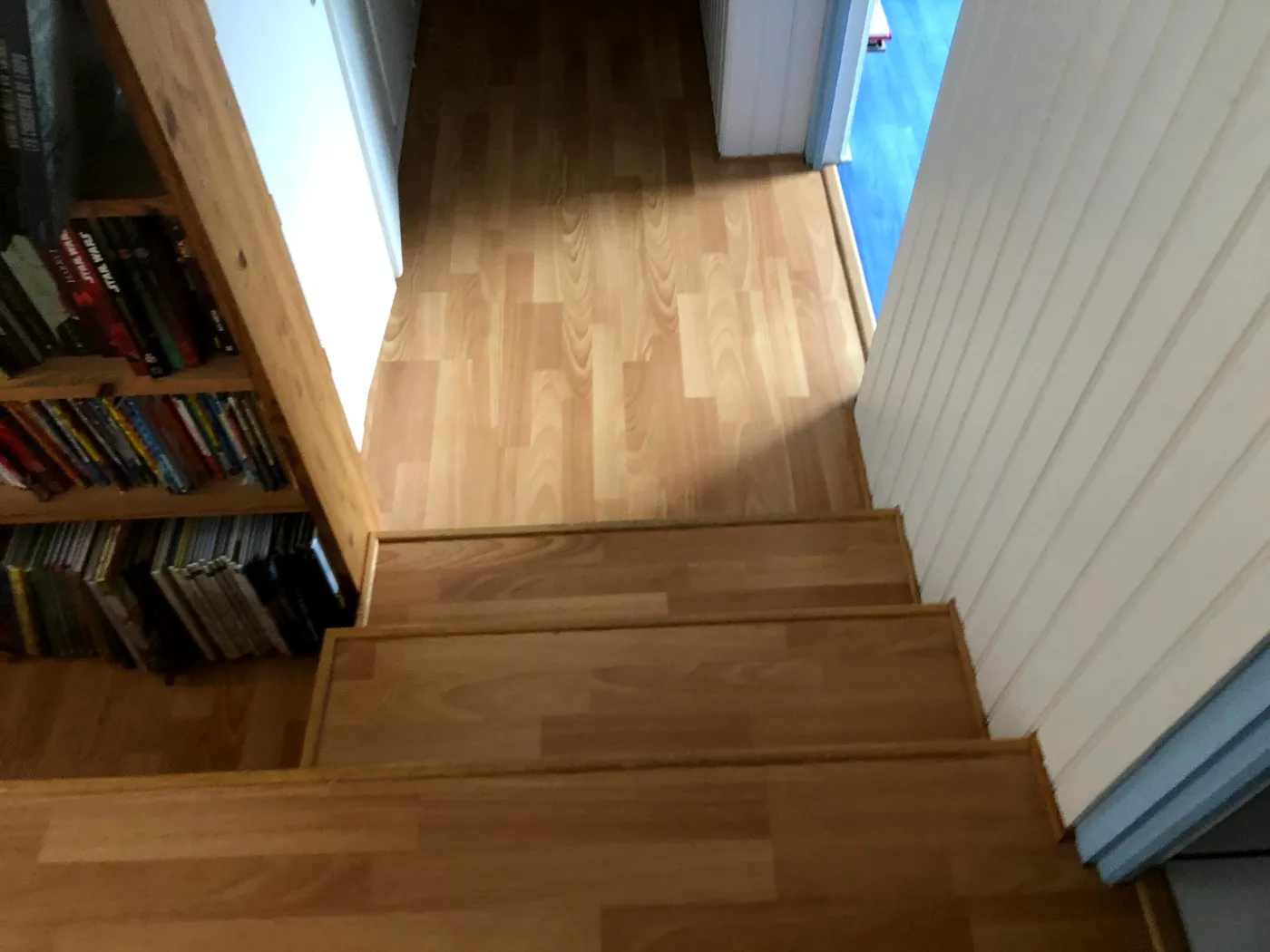 Avant travaux : Palier marches parquet — Aile de maison, Croix, Croix