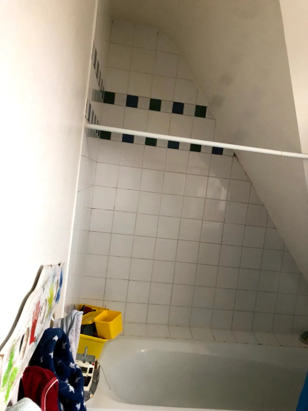 Avant travaux : Carrelage — Aile de maison, Croix, Croix