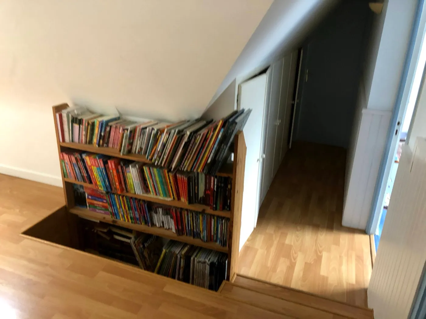 Avant travaux : Sous rampant bibliotheque existante — Aile de maison, Croix, Croix
