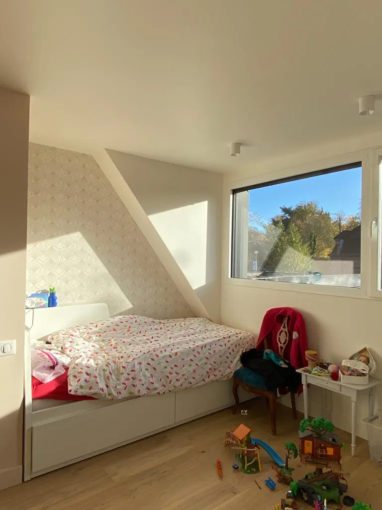 Chambre enfant lit tiroirs baie — Aile de maison, Croix, Croix