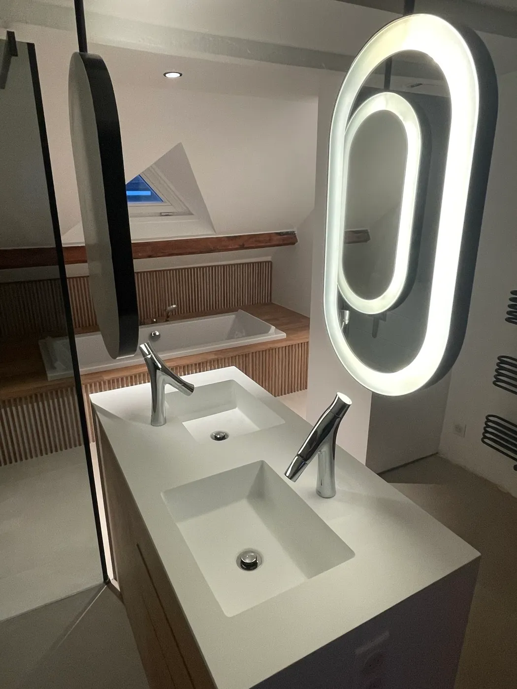 Double vasque corian miroir lumineux — Salle de bain, Lille Saint-Maurice, Lille Saint-Maurice