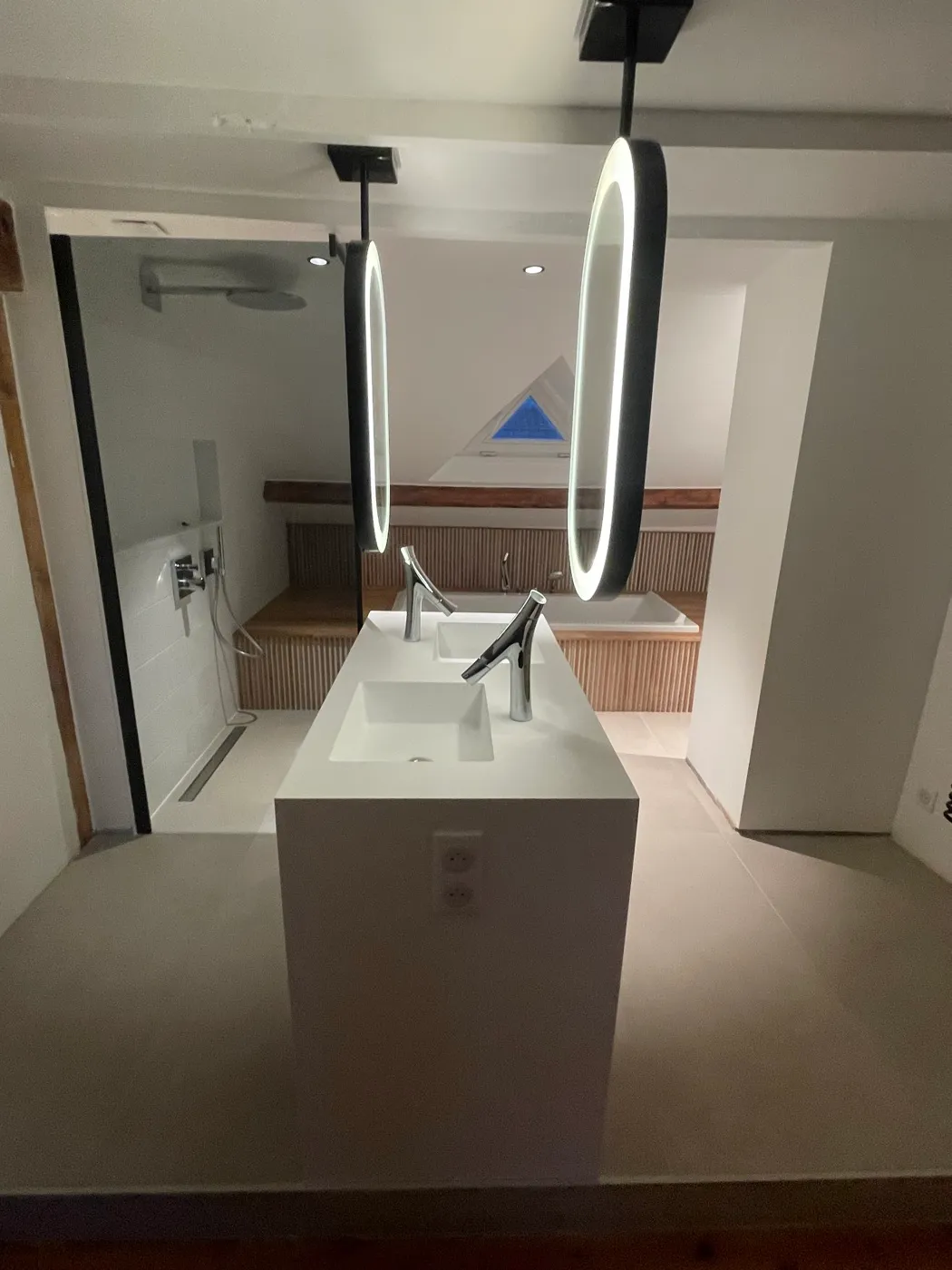 Meuble vasque suspendu — Salle de bain, Lille Saint-Maurice, Lille Saint-Maurice